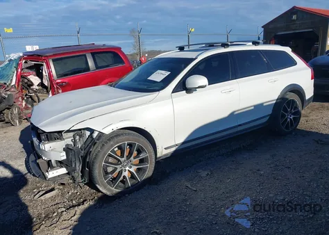 2020 Volvo V90 Cross Country T6 z USA, uszkodzony, nr VIN YV4A22NL8L1113350